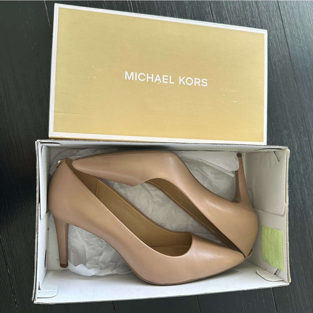 Michael Kors Dorothy Flex Pump 10M